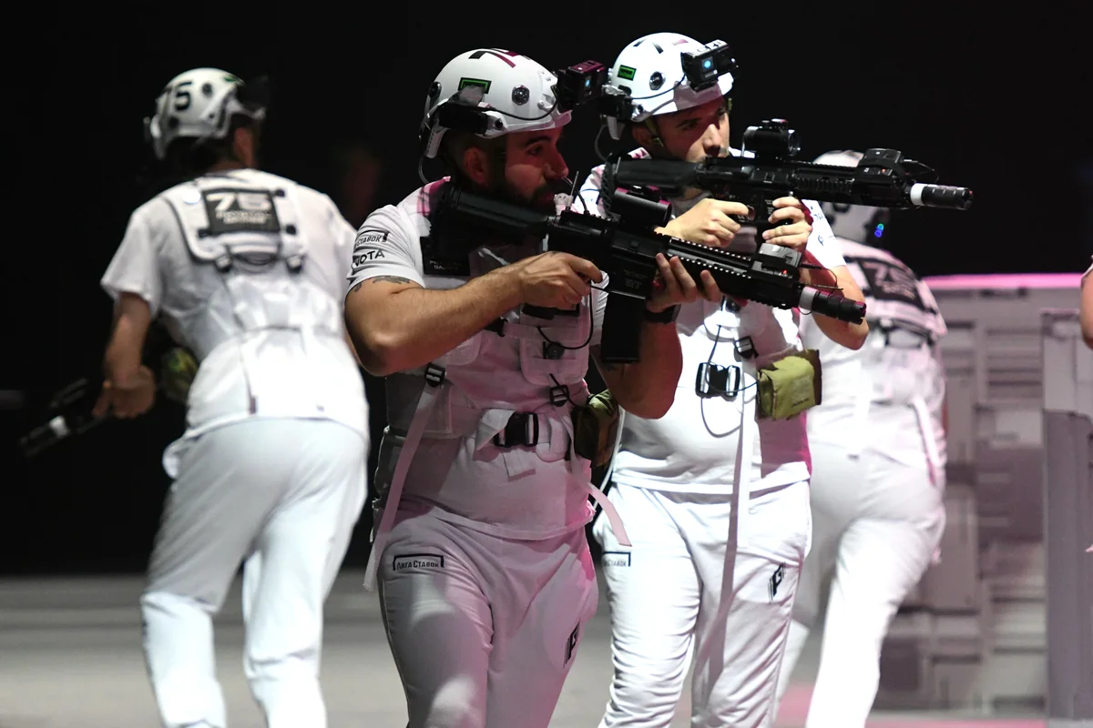 Equipo shooter en la fase física