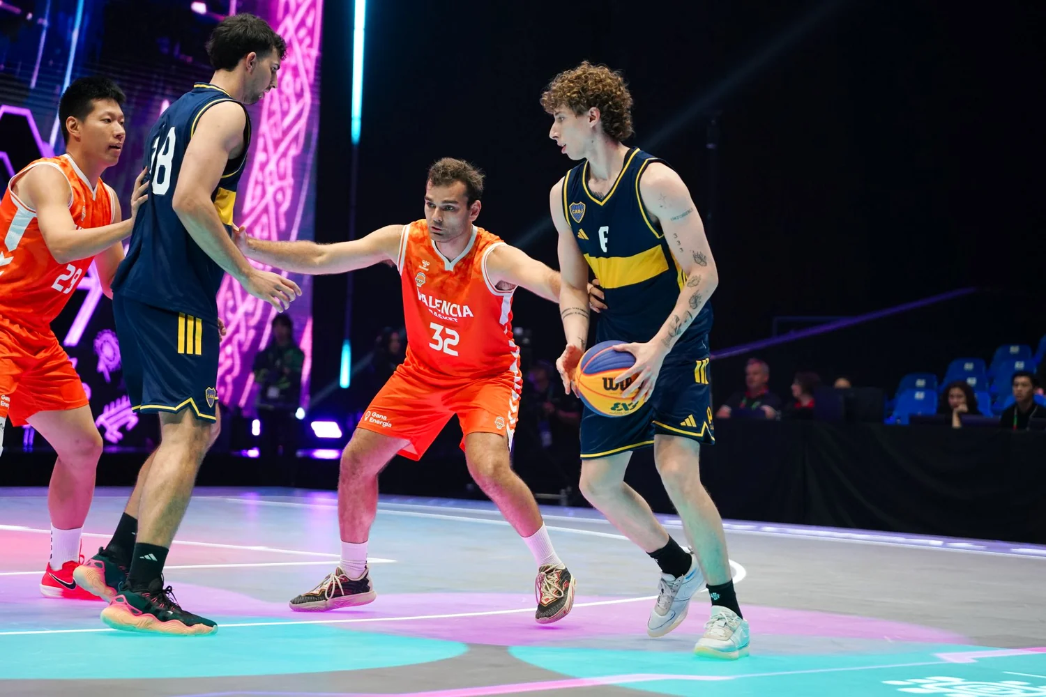 Duelo de baloncesto en la fase física